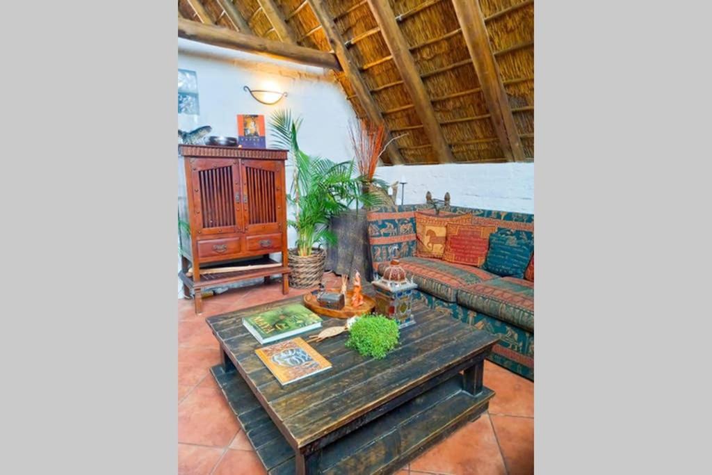 Pantera Lodge & Cheetah Cottage Йоханнесбург Экстерьер фото